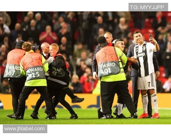 如何在看足球比赛时与球星合影并留下难忘瞬间的实用攻略