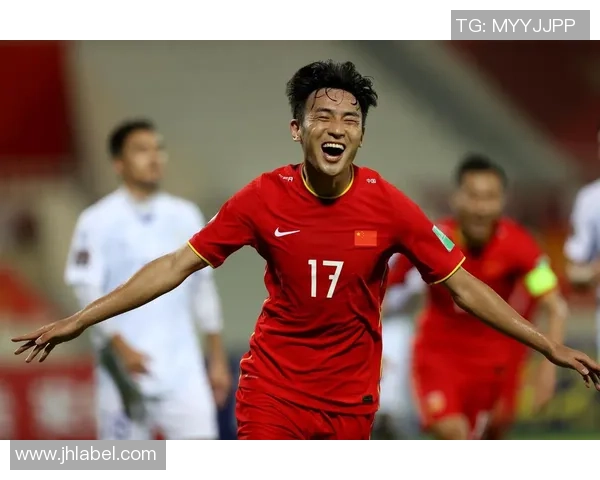 足球球星携手中国女友共谱爱情篇章引发关注